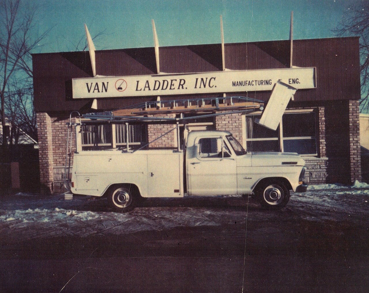 old-van-ladder-truck